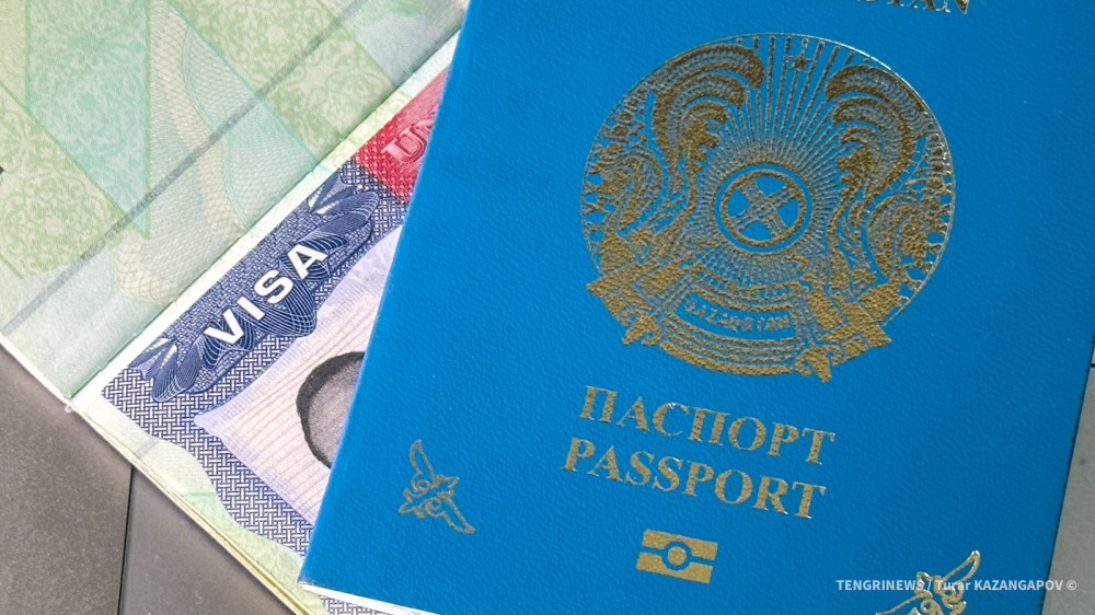 Желающих выйти из гражданства Казахстана стало меньше - Президент