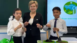 Более 340 тысяч школьников посадили семена деревьев в Алматинской области