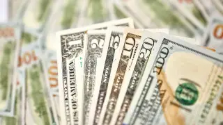 Курс доллара упал почти на 1 тенге