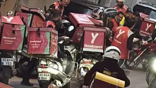 Мужчина вызвал сразу 50 курьеров к бывшей возлюбленной в Турции