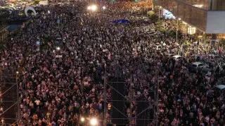 Массовые протесты против "российского закона" проходят в Грузии