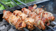 Врач объяснил, какое мясо лучше всего подходит для шашлыка