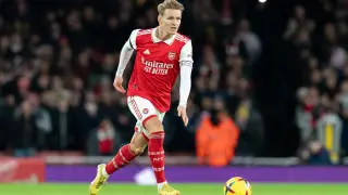 Драмой с пятью голами обернулся матч за лидерство в АПЛ