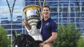 Хоккеист из Канады назвал сына казахским именем