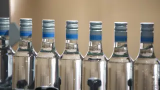 "Всегда крышевали лица из "Старого Казахстана" - депутат о производстве алкоголя