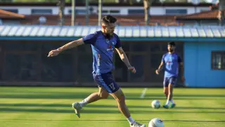 Разгромом с удалением Балотелли завершился матч команды Аймбетова