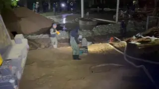 Дополнительную защитную дамбу срочно строят в Атырауской области