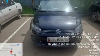 Volkswagen с картонным госномером забрали на штрафстоянку в Астане