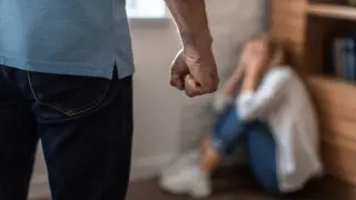 Казахстанка просит депортировать сожителя матери: в полиции сделали заявление