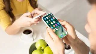 Пользователи Apple смогут управлять устройствами глазами