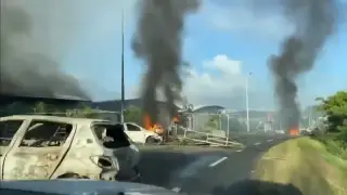 Франция объявила чрезвычайное положение из-за беспорядков в Новой Каледонии