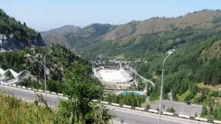 Частным лицам незаконно отдали землю в парке "Медеу"