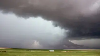 Где завтра будет опасная погода, рассказали синоптики