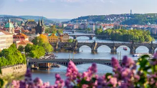 Рейсы в Прагу возобновили из Астаны