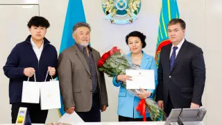 Подростка, героически спасшего ребенка, наградили крупной суммой в Астане