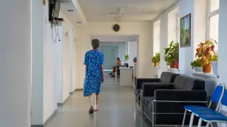 "Қатты жүгірсең, қасқырға айналып кетесің" - шизофрения ауруына шалдыққан қыз