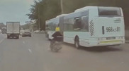 В Астане подросток на мопеде едва не угодил под автобус: видео