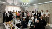 Выпускники Жанаозена подарили учителю квартиру в честь 20-летия со дня окончания школы