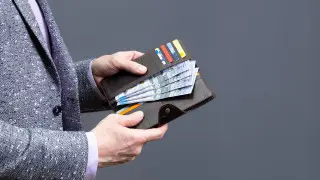 "Слуги азарта". Норму о запрете ставок для чиновников хотят отменить, заявил общественник