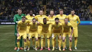 "Отдых в отелях под видом тренировок": на что потратили 100 миллиардов столичные клубы