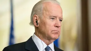 Байден разрешил Киеву наносить удары по территории России