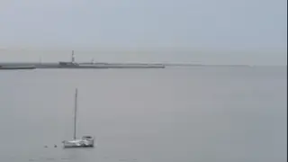 "Лисий хвост" над морем: Жители Актау задыхаются от cтранного "химического" запаха