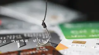 Обещают вернуть деньги, похищенные лжеброкерами - это фейк