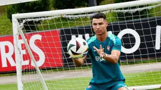 Криштиану Роналду постоял на воротах ради детей