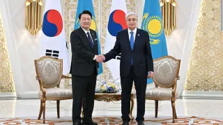 Токаев назвал историческим визит президента Кореи в Казахстан