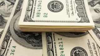 Доллар вырос еще почти на 2 тенге в Казахстане