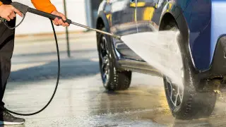 В Актау жестко взялись за автомойки из-за нехватки питьевой воды