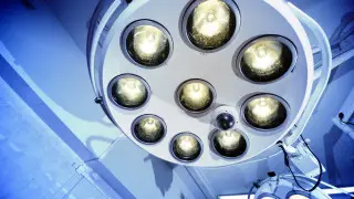 Три клинические смерти пережил ребенок в Атырау, проглотив выпавший зуб