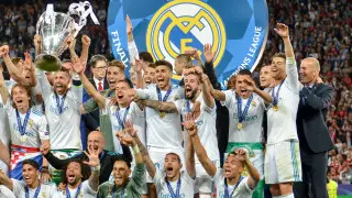 Легенде "Реала" предложили миллионы, чтобы он сыграл с Роналду