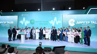 Партия Amanat организовала открытый разговор с медиками