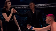 Девушка разбила сердце бойцу MMA после неудачного поединка