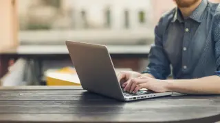 Сервис e-Otinish не работает второй день в Казахстане