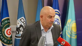 "В Казахстане можно все". Черчесов о стоп-словах на пресс-конференциях