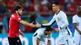 Архивное фото Хвичи Кварацхелии с Криштиану Роналду взорвало соцсети