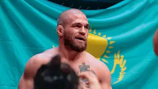 Артем Резников побил соперника на турнире ММА