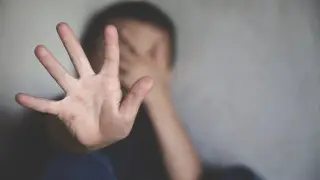 "Балаға ашуын шығаруға мүмкіндік берген жөн". Бала абьюзер болып өспеуі үшін не істеу қажет?