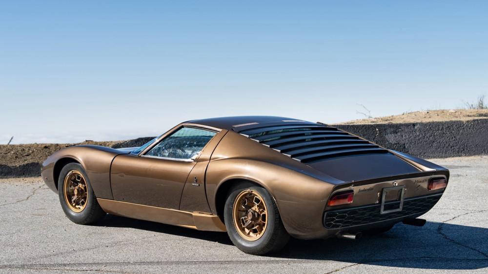 Уникальный Lamborghini, простоявший в гостиной с 80-х годов, уйдет с молотка