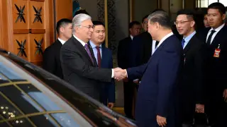 Эксперт объяснил, почему Токаев лично встретил только Си Цзиньпина