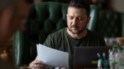 Зеленский не будет давать интервью Такеру Карлсону