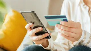 Написал родственник: казахстанцев предупредили о случаях взлома WhatsApp