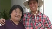 Усыновленный иностранцами казах прилетел на встречу с родной мамой в Казахстан