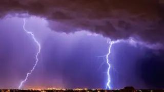 Грозы, шквал и град обрушатся на Казахстан в выходные