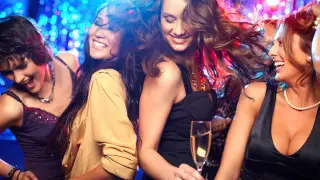 Новый тренд: девушки массово отказываются от шумных вечеринок, и вот почему