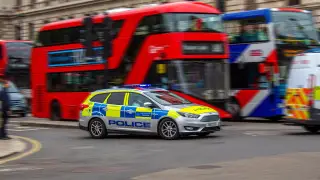 Семью комментатора BBC расстреляли из арбалета в Лондоне