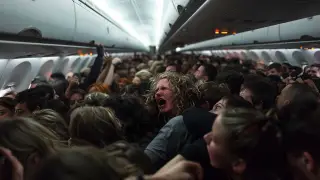 Массовая драка на борту: пилоты экстренно посадили самолет