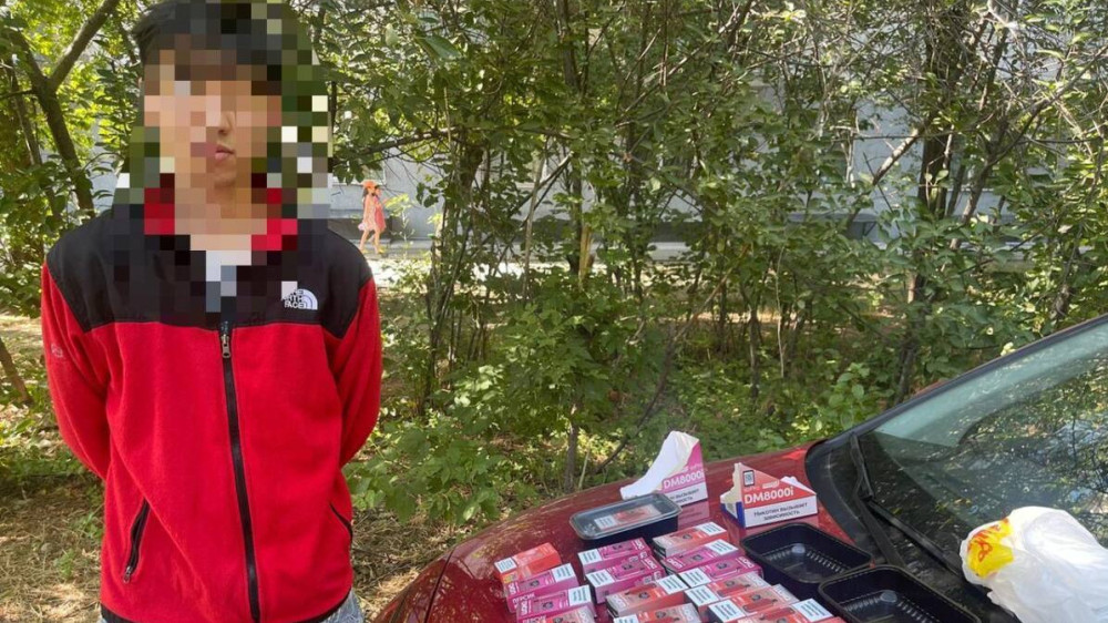 Житель Алматы продавал вейпы через закладки